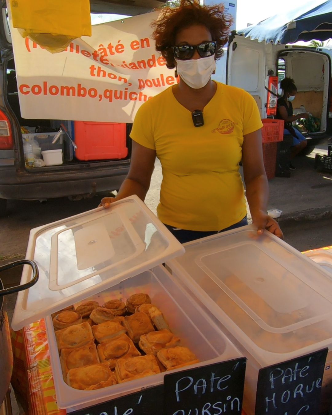 exposant au marché du moule, guadeloupe
